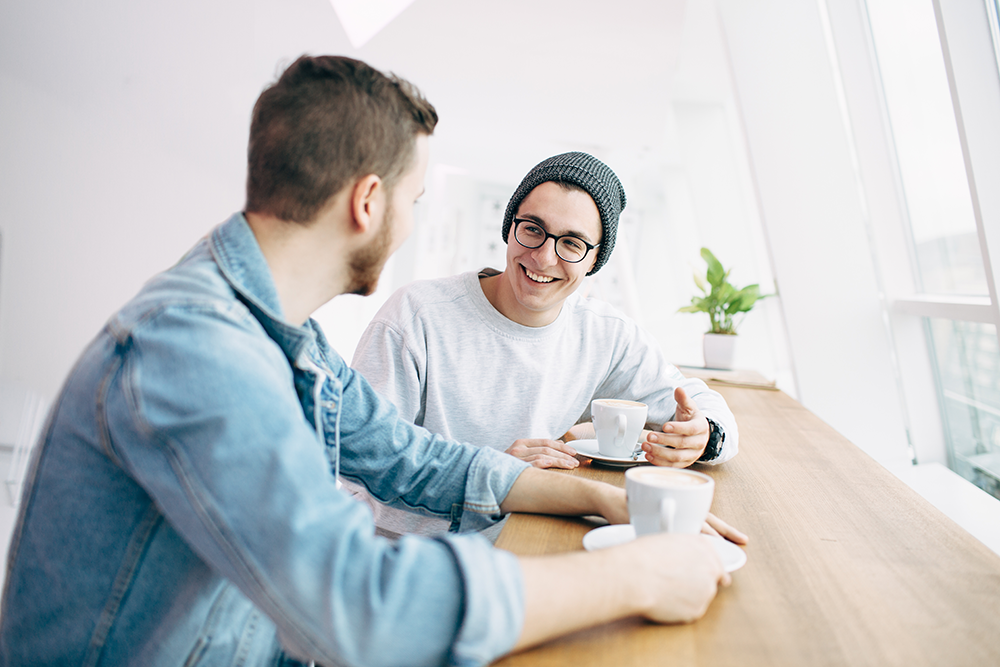 woman-chatting-to-a-man